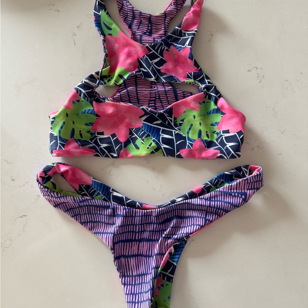 Moana Bikini reversible bikini set - floral and striped